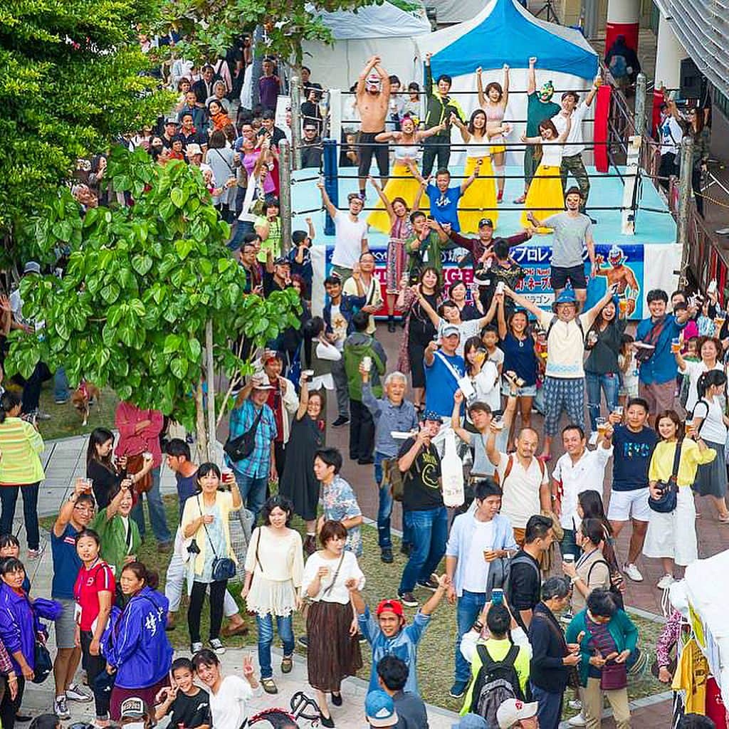 Haisai Chample Beer Festivalのインスタグラム：「「ハイサイチャンプル〜ビアフェスティバルⅤ」無事に終了しました🍻✨ 来場者数は最多となったようで😆今年はアジアの観光客や首里城祭帰りのお客さんも流れてきて、良い感じでちゃんぷる〜感が出てました😄 ご来場いただいた皆様、出店者の皆様、本当にありがとうございました❗️ とっても楽しい2日間でした＼(^o^)／ . . #beer #craftbeer #haisaibeerfest #ilovebeer #beerstagram #festival #okinawa #ビール #クラフトビール  #ビール党 #ビール好き #ビール女子 #ビアスタグラム #飲酒タグラム #ハイサイちゃんぷるービアフェスティバル #沖縄 #酔い週末」
