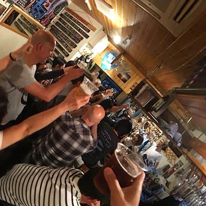 Haisai Chample Beer Festivalのインスタグラム：「ハイサイビアフェスの打ち上げが物凄かった((((;ﾟДﾟ))))ｶﾞｸｶﾞｸﾌﾞﾙﾌﾞﾙ 木内酒造の木内社長はじめ、ブルワリーの方々やインポーターさん、ビールの注ぎ手さん、ビアバーのオーナーさん、また、会場を盛り上げていただいたP.O.Pのお二人と琉球ドラゴンプロレスリングのレスラーの方々など、総勢50名近くで乾杯🍻✨ 名だたる面々に震えましたが、こんな貴重な機会もないので、思いっきり楽しませていただきました❗️ 会場でも沢山の方々と乾杯できて、最高に幸せな2日間でした( ；∀；)💓 ビール最高〜😆👍🍺🍺🍺 . . #craftbeer # beer #ilovebeer # beerstagram #haisaibeerfest #ビール #クラフトビール #ハイサイちゃんぷるービアフェスティバル #ビール党 #ビール好き #ビール女子 #飲酒タグラム #ビアスタグラム #酔い週末」