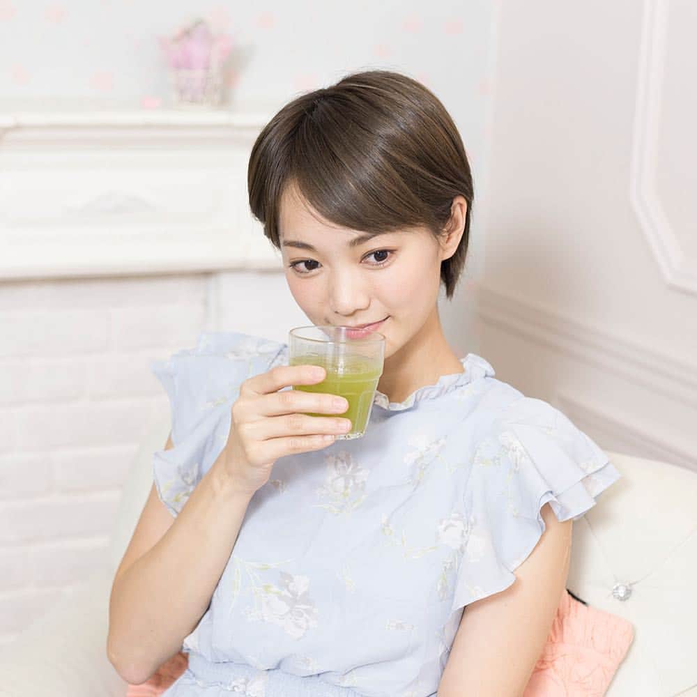 【公式】グリーンクレンズカクテルのインスタグラム：「飲むだけですっきりボディを簡単キープ😊！グリーンクレンズカクテルでクレンズジュースダイエットを始めませんか？  #diet #ダイエット #グリーンクレンズカクテル #毎日#greencleansecocktail #juicecleanse #ジュースクレンズ #美容 #健康 #ライフスタイル #ナチュラル #ヘルシー #ジュース #l4l #followme #f4f #follow4follow #相互 #フォロー #フォロバ #맞팔 #팔로미 #美意識 #痩せる #痩せたい #痩せた #インスタダイエット#ボディメイク #クレンズダイエット #きれいになりたい」