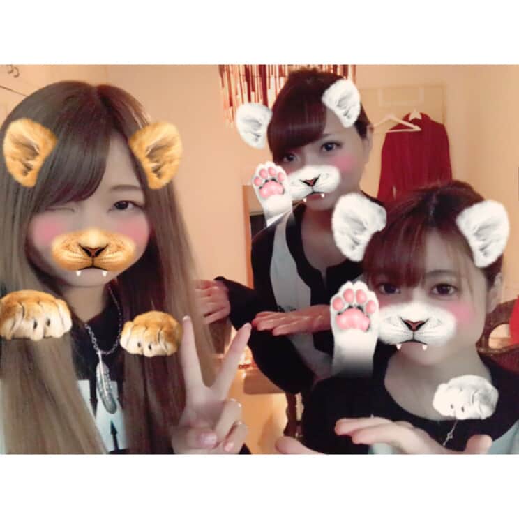 高橋由真さんのインスタグラム写真 - (高橋由真Instagram)「【クーポンあるよ🙆❤️】 先日 #麻布十番の隠れ家サロン #ヒーリングオアシス に行ってきたよ🏃‍♀️💕 . ラーメンばっかり食べてる体を引き締めて来ました(*´-`)🍜 . 画像見て分かる通り、ヒーリングオアシスのダイエットマッサージは1回でくびれくっきり！😳✨ . 終わった後鏡見るのが毎回楽しくなります😍💕 . しかも機械を使わずにオールハンドでやってくれるから、痛みもほとんどなく気持ちよくて寝て起きたらスリムになってるから最高なの💕 . スリムを目指したい方にしっかり効果出るから、オススメですぞ！ . 今回もゆまちインスタ割引あります♡ ↓↓↓↓↓ . 🍁食欲の秋🍁ついつい食べ過ぎてしまった方へ❗️ . 一度で効果を実感される方続出！大人気のダイエットマッサージをお得に受けて全身すっきり✨ . お疲れが溜まっている方にもオススメです！♡ . 美容家塩澤麻衣開発 @shiozawa_mai #塩澤式ダイエットマッサージ . 『ゆまちのインスタ見た』で 【初回限定】 . 塩澤式ダイエットマッサージ60分 10,800円→5,000円(税込)に❗️❗️❗️ . ※弟子松田・宮崎が担当 ※12月15日まで！！！ . . ＊＊＊＊＊＊＊＊＊＊＊＊＊＊＊ ▼ご予約はこちらから▼ ◼︎HP・スマホフォームから http://h-oasis.jp/sp/toiawase.html#yoyaku . ◼︎ラインから http://line.me/ti/p/@qrr6400v . ◼︎電話から 0334789121 . ＊＊＊＊＊＊＊＊＊＊＊＊＊＊＊ . エステに通えない方は自宅ケアが豊富に揃った ヒーリングオアシス通販を要チェック ↓↓ http://h-oasis.shop-pro.jp/ . . そしてさらにまいさんからのお知らせ◟꒰◍´Д‵◍꒱◞💕 . 大阪出張エステに挑戦！！ . 塩澤麻衣による施術🤚✨ . 12月17日18日の二日間 【7名様限定】 ＼1日集中コース／ ボディ90分&フェイシャル50分 『ゆまちのインスタを見た』で予約すると 通常33480円→25000円税込になります。 . 詳しくはこちら http://h-oasis.jp/syuttyouesute.html . もうすぐ予約枠いっぱいに💦 12月16日も追加予約OKになるかもしれません‼️ . ヒーリングオアシスに行きたいけど、大阪からで遠くていけない😭って諦めてた方！ フルコースエステ受けるなら今がチャンスです😳❤️❤️❤️ . . 麻布十番、大阪、共に ぜひぜひ行ってみてね(*´-`)💕 . . #ヒーリングオアシス #エステサロン #エステスクール #麻布十番エステ #オールハンドエステ #港区エステ  #麻布十番 #隠れ家サロン #エステ  #フェイシャル #ボディ #バスト #ブライダル #美容 #小顔 #痩身 #ダイエット#心理カウンセリング#個人サロン#芸能人モデル御用達エステ #ヒーリングオアシス出張エステ #大阪エステ .」11月8日 18時25分 - yumachi1021