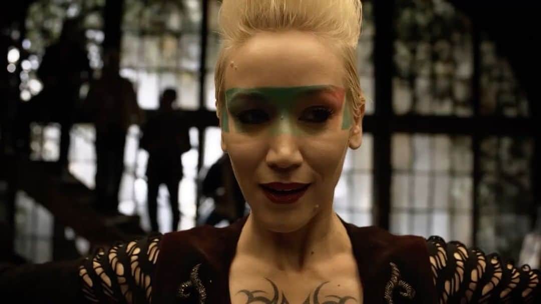 マリーナ・べネディクトのインスタグラム：「Grundy is Cherry's new money honey!! 🍒  Come on down to Cherry's Place!!! Don't miss an epic new @gothamonfox this Thursday at 8pm on @FOXTV  #ItsSoGoodToBeBad  #Cherry #🍒 #💋 #noarmcandy #marinabenedict #fightlikeawoman #letsgetreadytorumble  #Nygma #corymichaelsmith #Grundy #drewpowell #drlesliethompkins #morenabaccarin #prisonbreak #Gotham #gothamonfox #Batman  #GothamFox #gothamseason4 #gothamedit #gothamedits #dccomics #dccinematicuniverse #dcextendeduniverse #gothamcitysirens #dccomicsfan #comiccon #newyorkcomiccon」