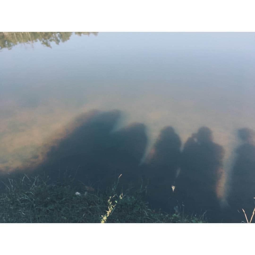 玉城ティナさんのインスタグラム写真 - (玉城ティナInstagram)「映画「ういらぶ。」撮影中です！ みんなの影をぱしゃり、、」11月10日 10時36分 - tinapouty
