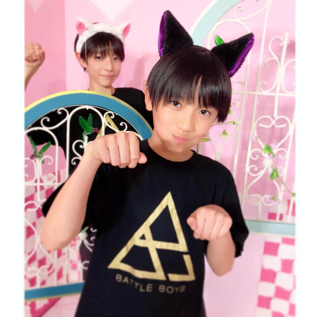 EBiDAN 39&KiDSさんのインスタグラム写真 - (EBiDAN 39&KiDSInstagram)「#BATTLEBOYS #猫男子 #写り込みのプロ  #レベル2 #宮本龍之介 #ぷんぷん猫 #石井雅哉 http://BATTLEBOYS.jp」11月10日 11時56分 - ebidan39kids