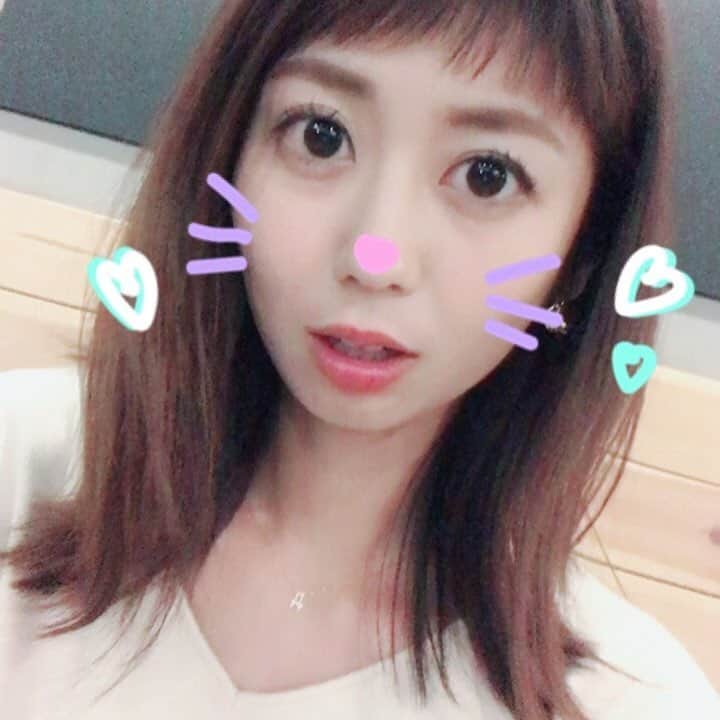 鈴原あいみのインスタグラム：「前髪短くしたら長くしたくなったりする。 今から久しぶりのプライベートで海外✈️✈️❤️❤️#flight #private #✈️」
