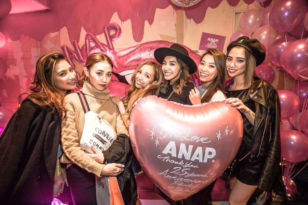 ANAP ONLINE SHOPさんのインスタグラム写真 - (ANAP ONLINE SHOPInstagram)「//✔️PARTY REPORT @anap_onlineshop モデルショット✨📸 ・ #thankyou25thanniversary #ANAP25thx #ANAP #ANAPONLINESHOP #ANAP25th」11月10日 17時29分 - anap_onlineshop