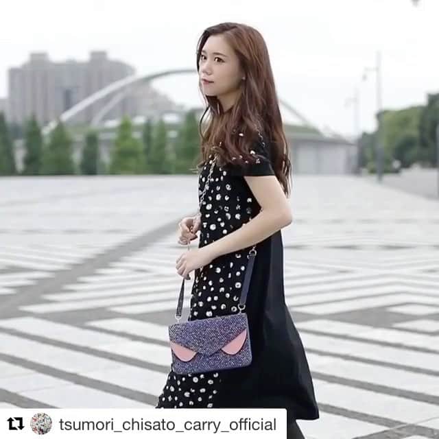 千田麻実のインスタグラム：「#Repost @tsumori_chisato_carry_official (@get_repost) ・・・ イリュージョンシリーズ✨ @mami__s  http://tsumorichisatocarry.jp #tsumori#ツモリ#tsumorichisato#ツモリチサト #tsumorichisatocarry #ツモリチサトキャリー#wallet#財布#bag#バッグ」