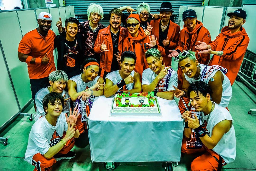 登坂広臣さんのインスタグラム写真 - (登坂広臣Instagram)「11.10 三代目J SOUL BROTHERS 7th Anniversary✨✨ & @naokikobayashi_works さんhappy birthday👏 #三代目jsoulbrothers  #JSB #いつも #応援ありがとうございます #NAGOYA 💯👏」11月10日 23時10分 - omi.cdl