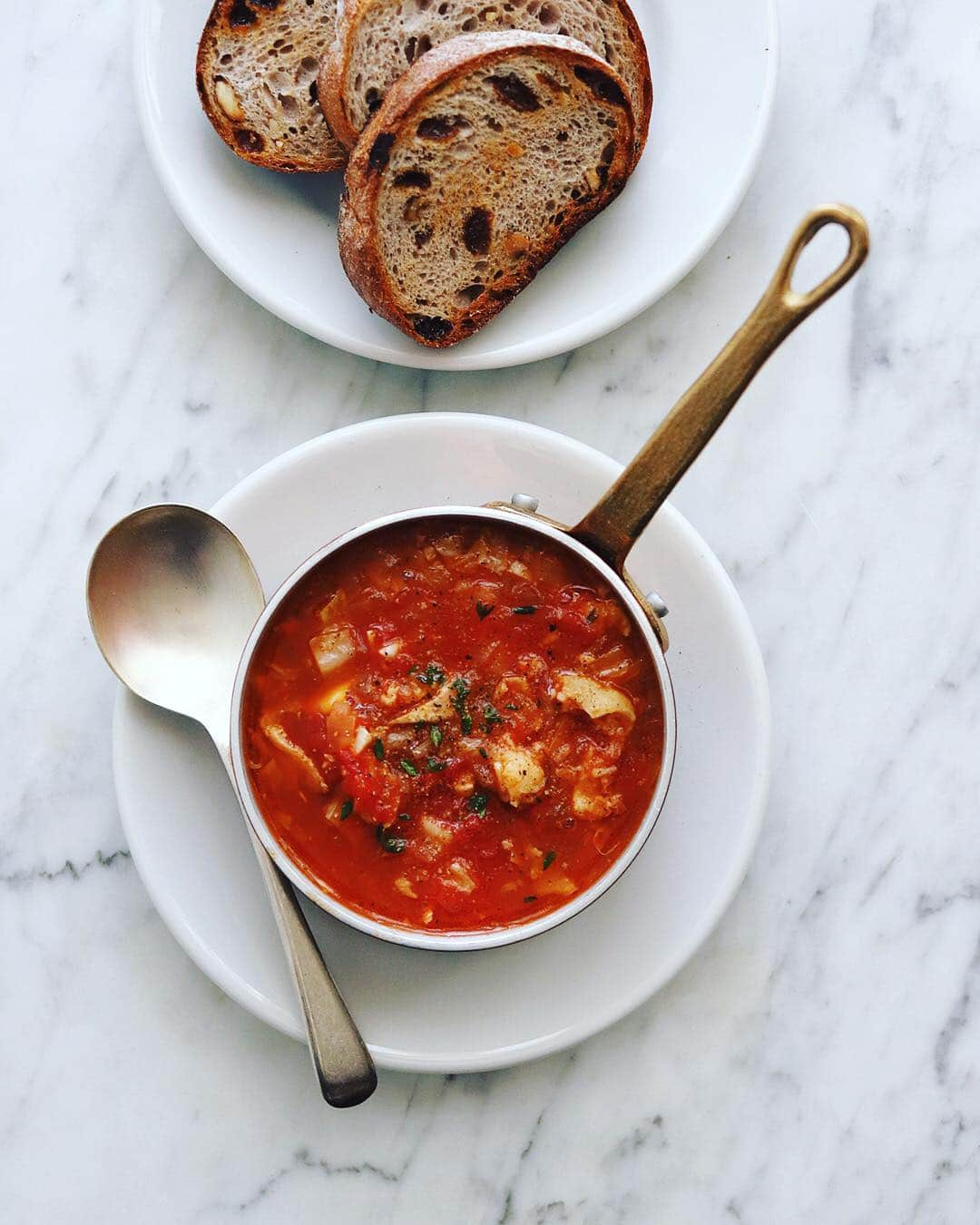 樋口正樹さんのインスタグラム写真 - (樋口正樹Instagram)「Minestrone . 今朝はミネストローネ。 野菜たっぷり12種類に、 あまった餃子の具材と。 . . #朝ベジ #朝ベジスープ #朝ベジ部 #ベジタブルブロス #ミネストローネ #スープ #野菜のだしで作るベジタブルスープ #朝スープ #minestrone #soup#vegetablesoup #vegetablebroth #バッラリーニ #セルヴィンターヴォラ #Ballarini_jp」11月11日 8時16分 - higuccini