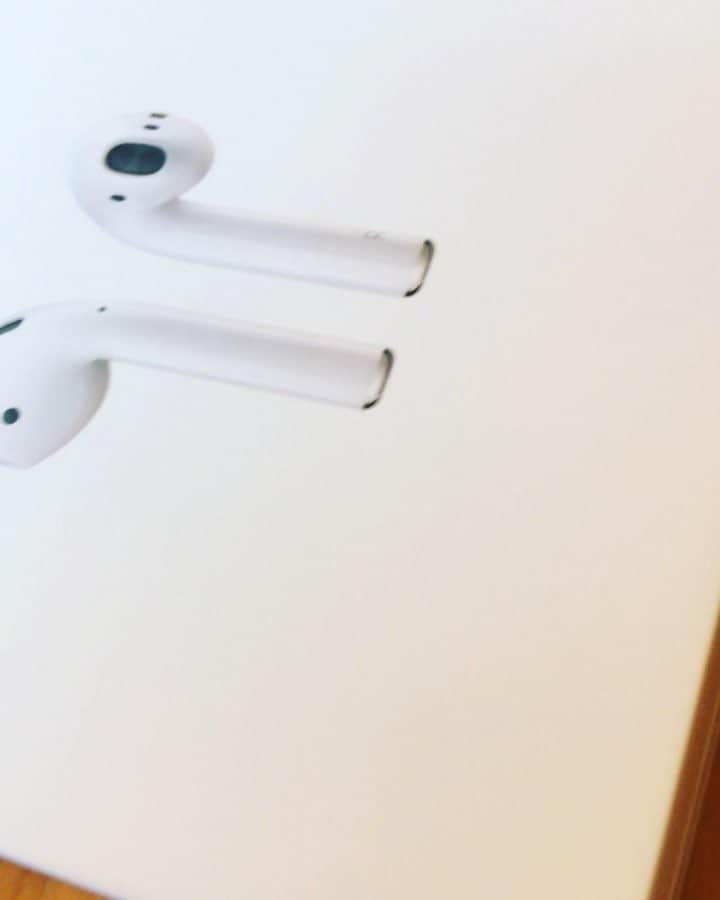 水野晃樹のインスタグラム：「え？  すごない😳 Hey Siriでなんでも出来る😳 ダブルタップするだけでSiri起動😳 マサトがくれた😳 もーおじさんついていけない（笑）」
