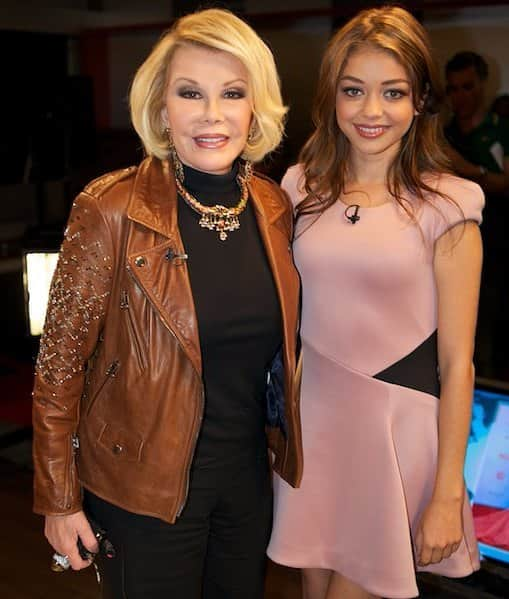 Fashion Policeのインスタグラム：「#FBF to having @SarahHyland on the #FashionPolice set!」