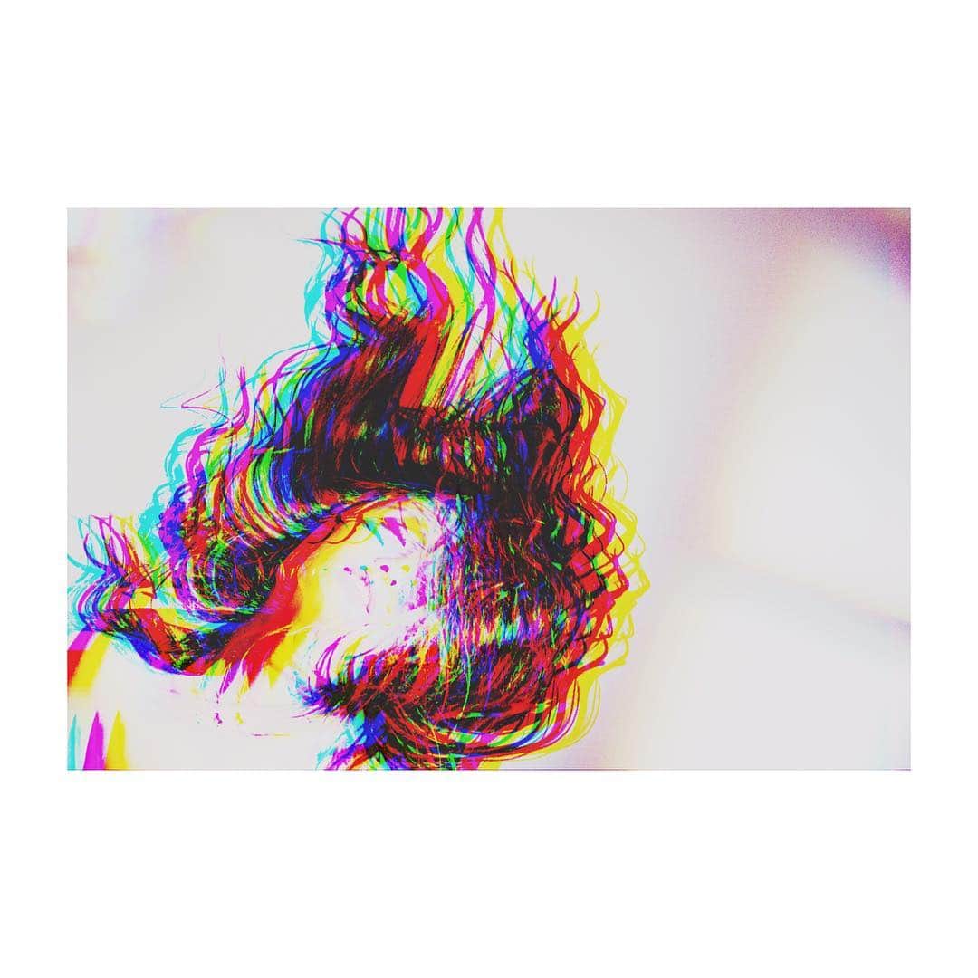 のインスタグラム：「〜デザイン〜 おはよ🌞 近々ね、オリジナルのパーカーを出そうと思うんだけどデザインとかって考えるの大変だねw 今月中にはサンプル作ってみんなに見せれるようにしたいな⭐️ そしたらみんなよろしくね😋💓てへ #デザイン #オリジナルパーカー #悩む #よろしくね #shooting #撮影 #model #enjoylife #happy #iamjapanesegirl #haha」