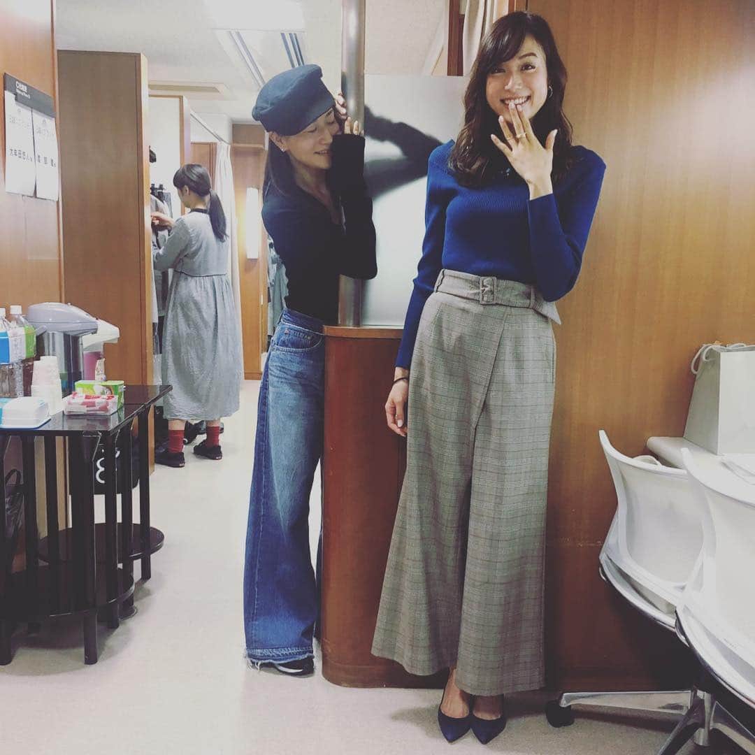 亀恭子のインスタグラム：「ちょっと久しぶりのブランチ写真。  毎週土曜日の朝は、目覚ましアラーム無しで自然起床。 年…？w ではなく、習慣です。  #王様のブランチ #tbs #笹川友里 #saturday #sunnyday #はや3年 #関係ないけど昨日腹巻き買いました #つけても服にひびかない #ポカポカ #冬がはじまるよ」