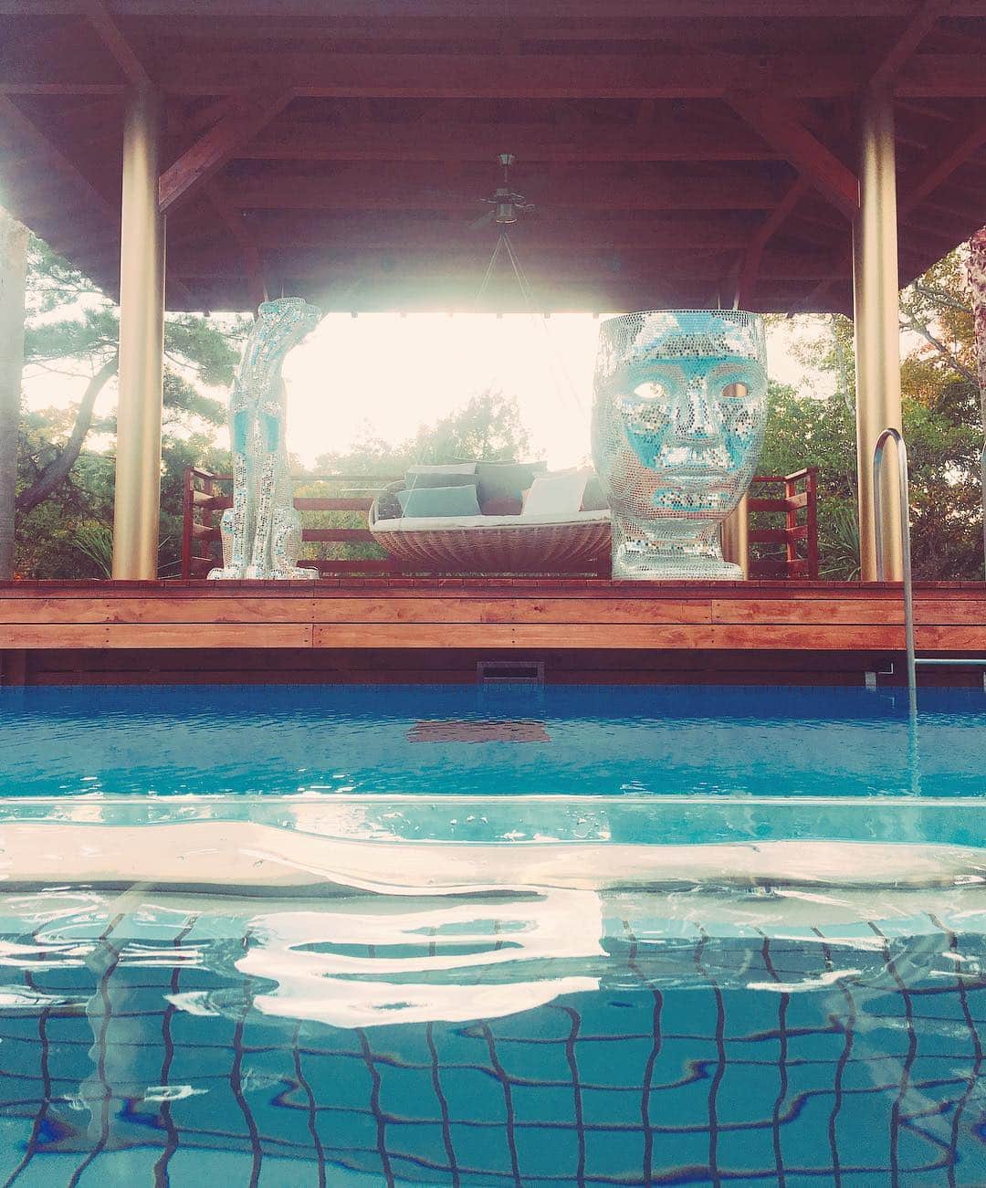 大島央照さんのインスタグラム写真 - (大島央照Instagram)「Relax.  #relax #休日 #pool #BBQ #happy #smile #nestaresort」11月11日 14時57分 - chiakioshima