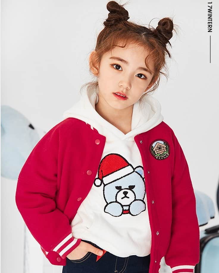 ウンチェのインスタグラム：「. #걸그룹 같으다😍 - - - - #7살#은채#이은채#eunchae #키즈모델#아역배우#아역모델 #엄마는#도치맘#딸스타그램」