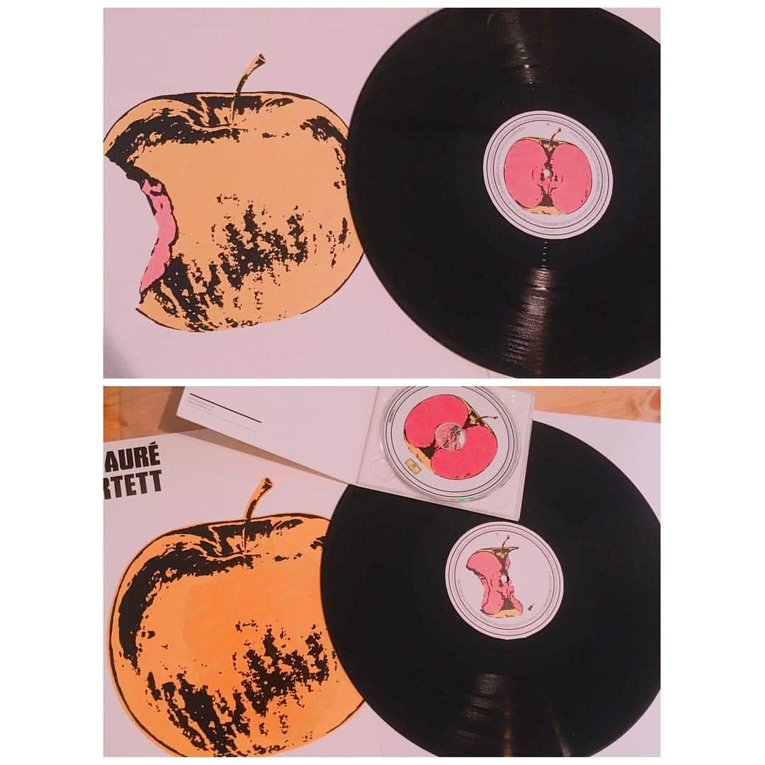 分島花音さんのインスタグラム写真 - (分島花音Instagram)「頼んでいたレコードが届いた。 デザインが可愛すぎる！ #barmusic #fauréquartett」11月12日 17時33分 - know_insta