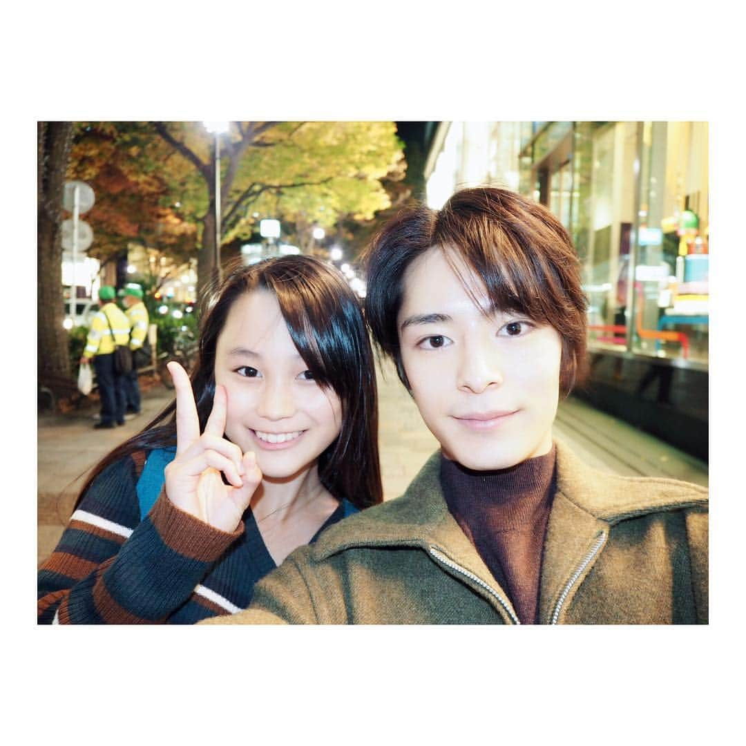 塩野瑛久さんのインスタグラム写真 - (塩野瑛久Instagram)「. 皆様にお知らせ 僕の実の姪『塩野こはる』が10月 正式にオスカープロモーションに 所属することが決まりました 小4で既におじさんでしたわたくしえぇ 確かに姪ではありますが 年もそこまで離れていないため ほとんど兄妹のような関係 先日は一緒に買い物に行ったり その前は遊園地に行ったりしました とてもしっかり者で努力家です これから『塩野瑛久』『塩野こはる』ともに、応援よろしくお願い致します  #塩野こはる #塩野瑛久 #姪っ子 #叔父 #おじ活」11月12日 14時43分 - akihisa_shiono_official