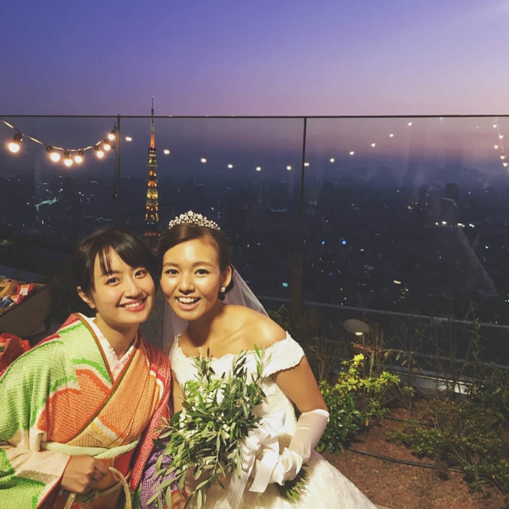 麻生夏子さんのインスタグラム写真 - (麻生夏子Instagram)「みきほ本当におめでとう✨ お友達の結婚式に挙式から出るのは初めてでなんだか感動しました。2人らしい、明るくあったかい式で心が癒されました。 ZIP!ファミリーから本当のファミリーが生まれて本当に嬉しい。 みんなにも会えて嬉しかったなあ。4枚目は久々かじまり♡ #結婚 #結婚式 #wedding #weddingparty #ブーケトスゲット #次の花嫁はワタシ #ZIP #ZIPファミリー #にわみきほ #末長くお幸せに」11月12日 15時32分 - natsukoaso0806