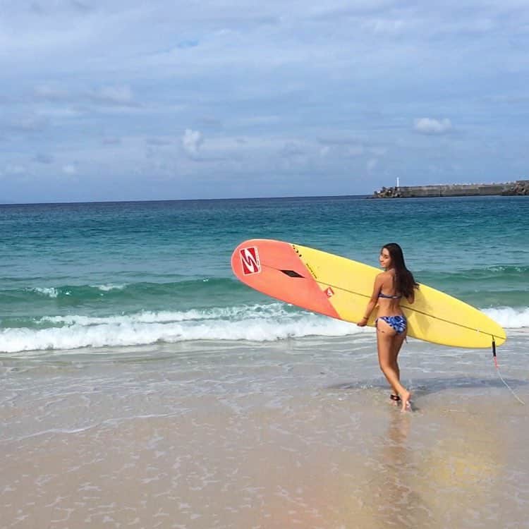 南美沙さんのインスタグラム写真 - (南美沙Instagram)「なんかFINE見たって色んな人が報告してくれるから、サーフィン写真あげたくなる🏄‍♀️🌊🌴. . . . . #ロングボード #サーフボード  #波 #サーフガール#波乗り女子 #サーファー #surfergirl #水着  #サーフトリップ #surf #サーフィン女子 #サーフィン #サーフ #サーファーガール #サーフ系 #surf #surfing #surfgirl #サーフィンライフ  #海#波乗り#surfstyle #サーフファッション #海  #surfer  #種子島旅行  #サーフィンガール #tanegashima #種子島 #roxy #roxyjapan  #南美沙」11月12日 18時56分 - miee.misa