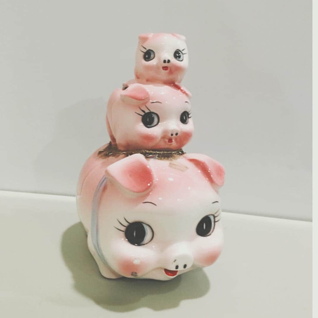 のインスタグラム：「レトロなぶたのちょきんばこ。 #昭和 #レトロ #豚の貯金箱 #貯金箱 #ぶた」