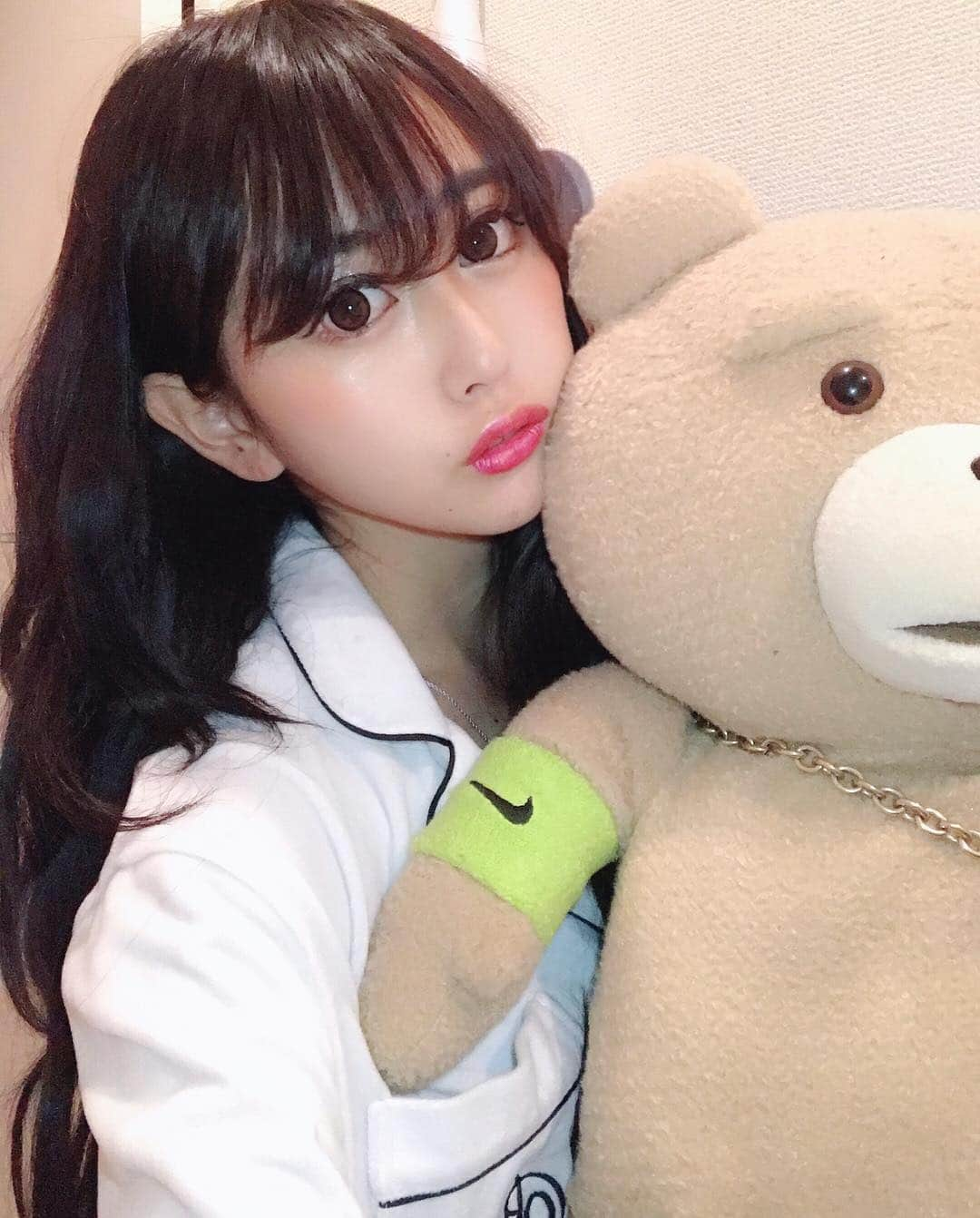 SHIHOさんのインスタグラム写真 - (SHIHOInstagram)「. . 🐻🐻🐻room wear🐾 . うちのTedちゃん。 #tiktok 更新したから見てちょ . . #japan #japanese #japanesegirl #japanfashion #fashion  #fashionista #fashionblogger #me #kawaii #blackhair #codinate #ootd💗 #todayscode #code #love #house #selfie  #sexy #hairstyle #sexyfashion #フィルター越しの私の世界 #tg870のある生活 #tg870 #ビュースタグラマー #旅行 #タビジョ」11月27日 15時47分 - cham_pipi