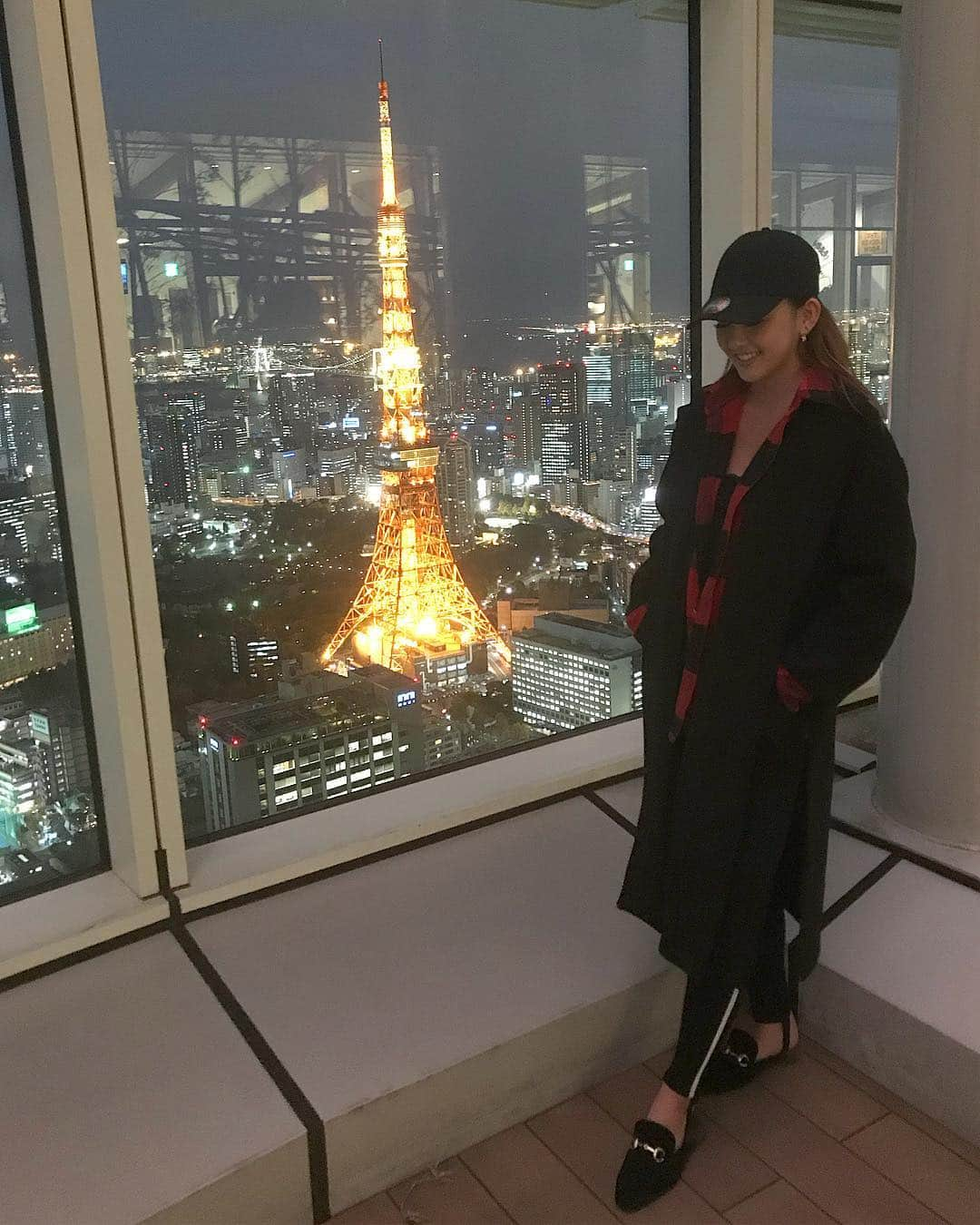 カレンさんのインスタグラム写真 - (カレンInstagram)「うひょーーー😳🗼✨ #tokyo #nightview #tokyotower #beautiful」11月27日 17時28分 - cjd_karen