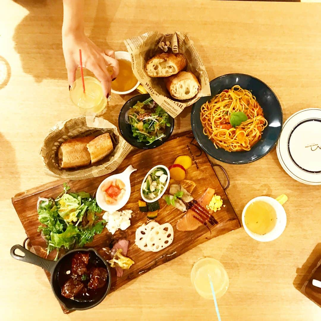 近藤あみのインスタグラム：「再びここのカフェへ〜🍽 やっぱり美味しい☺️」