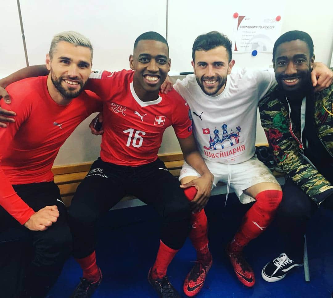 のインスタグラム：「Russia we are coming🇷🇺」