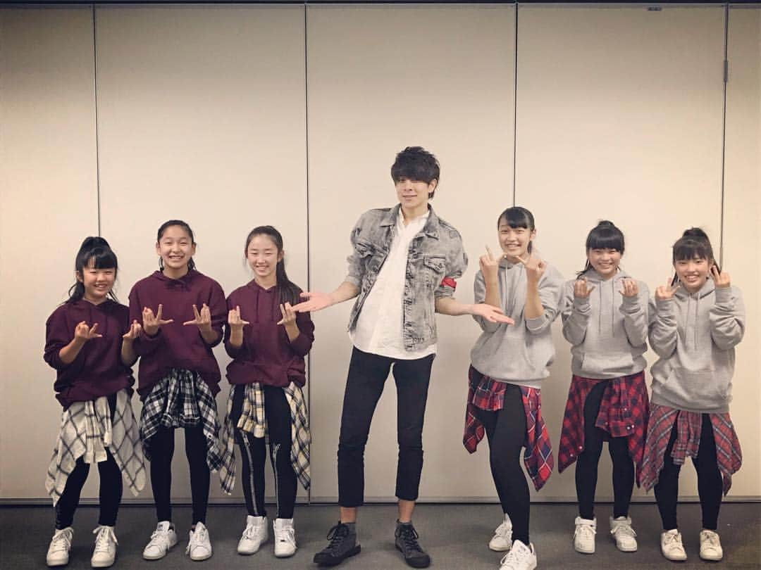 のインスタグラム：「大分でバックダンサーで踊ってくれたシオナーズのみんな 可愛かった〜(＾ｰ^) #大分県 #シオナーズ #城田純 #コラボ #バックダンサー」