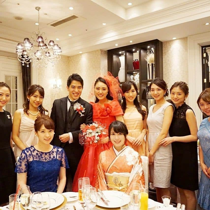 玉木碧さんのインスタグラム写真 - (玉木碧Instagram)「元セントフォースの高橋明日香さんの結婚式✨ 私は親戚以外の結婚式は初めて！！ 本当にキラキラした幸せいっぱいの素敵な結婚式でした😌💓 明日香さんいつも綺麗だけど、今日は一段と美しく輝いていました😍 セントフォースの仲良しメンバーとお祝い😊 おっとりしてて優しくて綺麗な明日香さん大好きです❤️ 明日香さんのピンクのドレス、お母様の結婚式の時のものだそう！素敵✨✨✨ 私は祖母の着物で行かせていただきました😃 本当に美男美女夫婦で素敵ですね💓  #セントフォース #上野優花 #小野寺結衣 #谷中麻里衣 #野澤美仁 #色紙千尋 #玉木碧 #浅賀優美(元セントフォース) #ホリプロ #小山愛理(元セントフォース) #学生時代から仲良し #結婚式」11月13日 16時37分 - tamaki_aoi.official