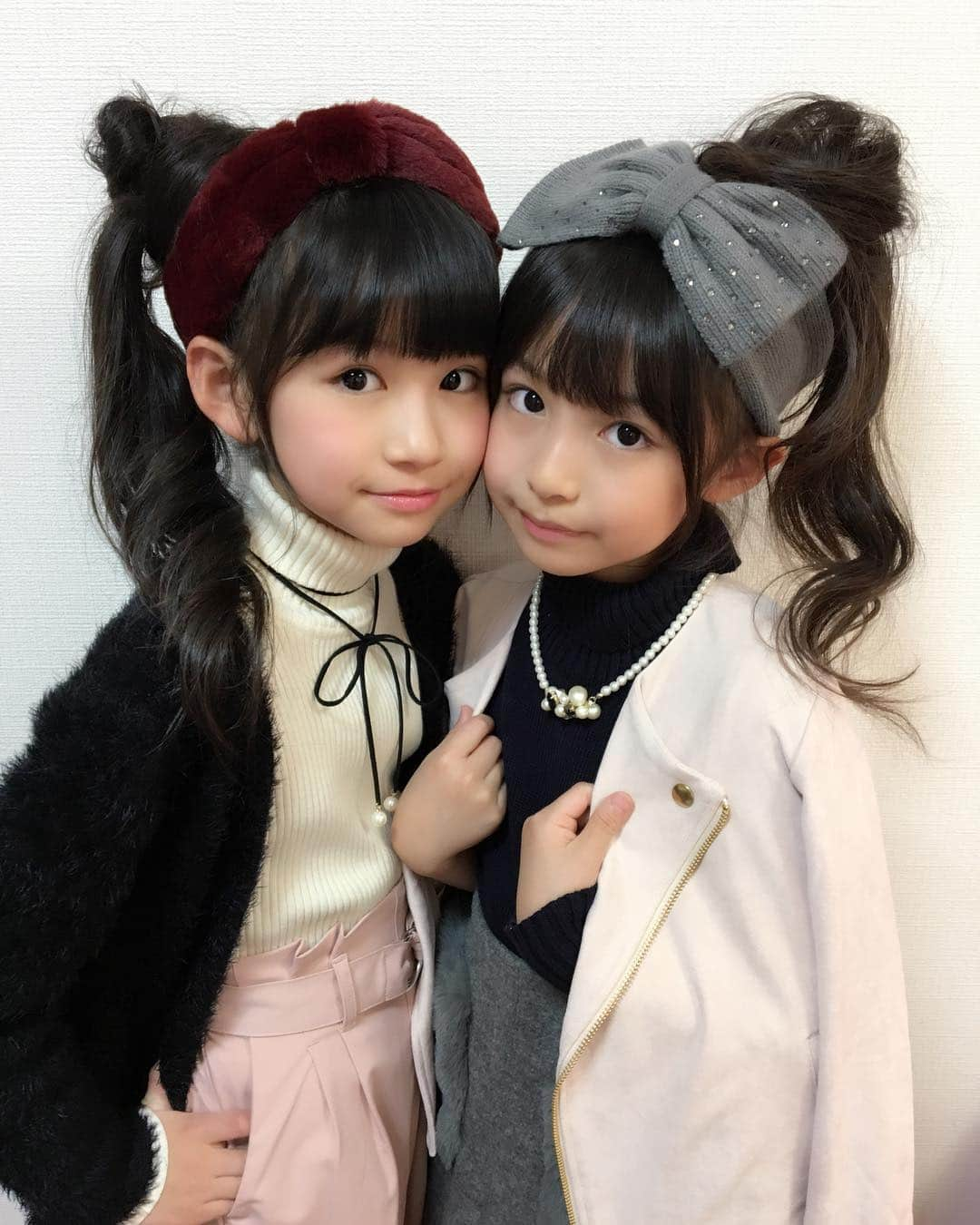 ゆめ & じゅなさんのインスタグラム写真 - (ゆめ & じゅなInstagram)「ゆめじゅな♡ ツーショット(*ˊૢᵕˋૢ*) 今日はお揃いじゃないです(❁´ω`❁) #姉妹 #姉妹コーデ #2歳差姉妹  #sister #リンクコーデ  #hm #gu #ジーユー #グローバルワーク  #globalwork #ブリーズ #breeze  #ラッドチャップ #radchap  #コムサイズム  #ツーショット  #ヘアスタイル #アクセサリー」11月13日 20時33分 - yumejuna