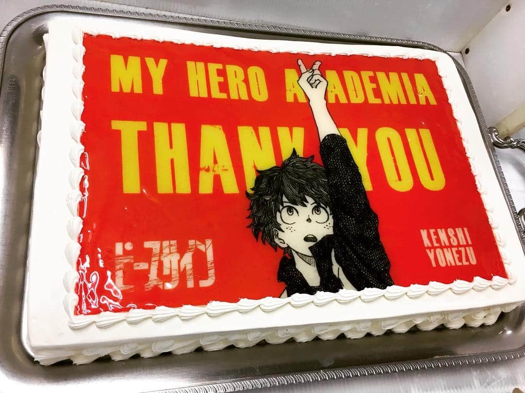 僕のヒーローアカデミアさんのインスタグラム写真 - (僕のヒーローアカデミアInstagram)「『僕のヒーローアカデミア』TVアニメ2期打ち上げが開催されました！#米津玄師 さんから届いた特製「ピースサイン」ケーキ。 3期に向けて#PlusUltra ！ #ヒロアカ #heroaca_a #僕のヒーローアカデミア #myheroacademia #打ち上げ #2ndSeason #wrapup #PARTY #ケーキ #cake #kenshiyonezu #ピースサイン #peacesign #ジャンプ #shonenjump #アニメ #anime #漫画 #comic #ヒーロー #HERO」11月13日 23時45分 - heroaca_insta