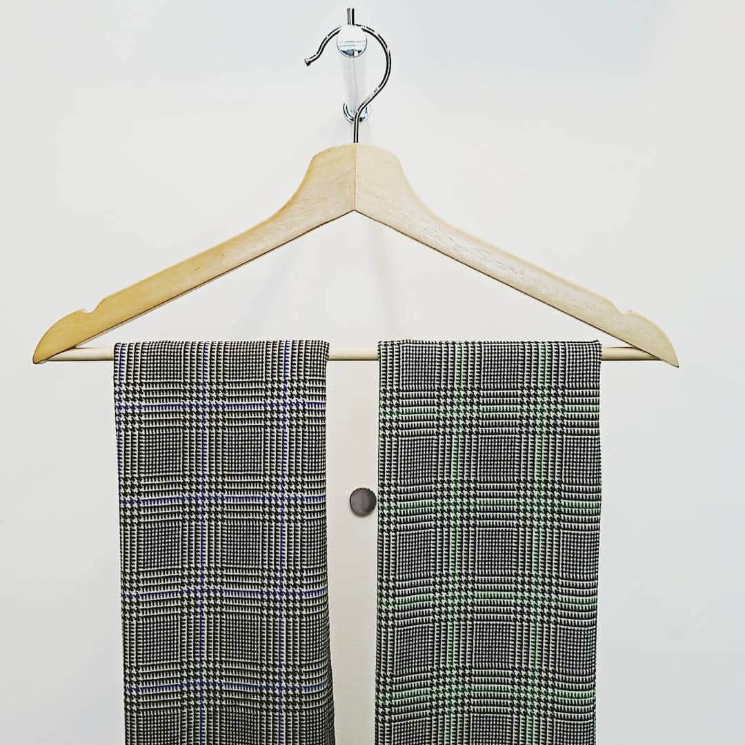 KOKKAのインスタグラム：「Wool-like Polyester Spandex Jersey, Gren check  Useful material that can be for casual fashion though it looks formal  合繊ベア天竺のグレンチェック柄 フォーマルデザインをカジュアル使いできる素材  BC-97070-71  #kokka  #fashion  #textile  #fabric  #japanesefabric  #kokkafabric  #check  #Grencheck  #princeofwales #cool  #kawaii  #instagood  #like4like  #sewing  #コッカ #ファッション #テキスタイル #生地 #ウール #天竺 #ベア天竺 #カジュアル #チェック #グレンチェック #プリンスオブウェールズ #アパレル #メンズ #レディース」