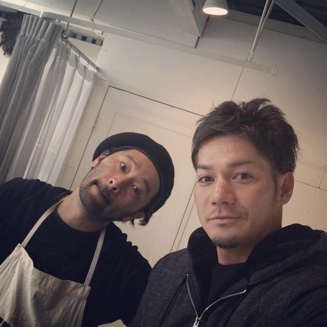 のインスタグラム：「小森さんファン感来るそうなので見つけてあげてください‼️笑 #小森さん#石川歩みたいな髭#中目黒#スタンド」