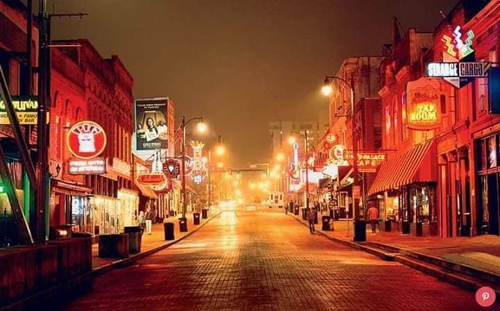 のインスタグラム：「A great November travel pick. Memphis - Home of the Blues and Birthplace of Rock & Roll #traveltuesday #travel #tuesday #memphis #tennessee #blues #homeoftheblues  #birthplaceofrocknroll #rockandroll #november #novembertravel」
