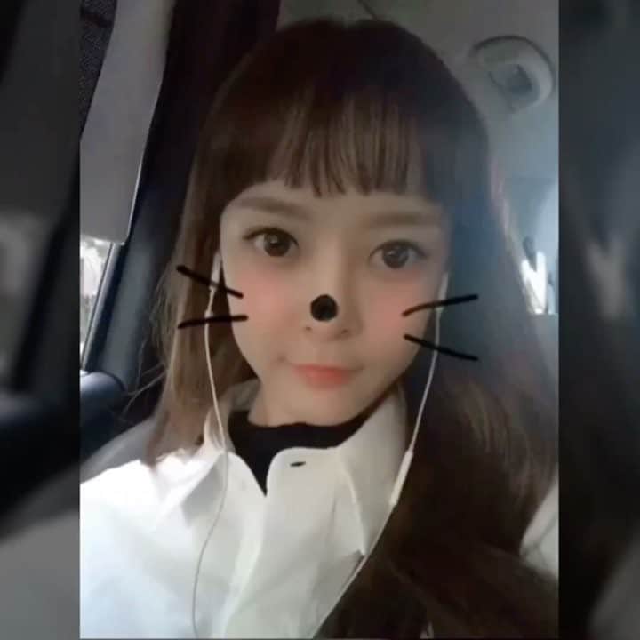のインスタグラム：「유민이 사탕 주세요❣️#귀엽게 #사랑스럽게 #깜찍하게 #멋있게 #하루_한번_더유닛_투표도_잊지말기! - #멜로디데이 #MelodyDay #유민 #Yoomin #더유닛 #The_Unit」