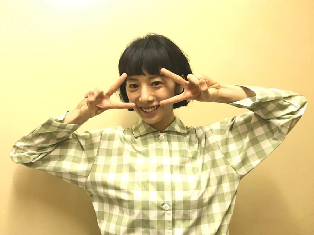 TBS「監獄のお姫さま」のインスタグラム：「間も無くです！ #プリプリ 第5話まであと2時間！ 準備はできてますか〜？ #早く家に帰って #テレビをTBSに #10時からは #監獄のお姫さま #夏帆ちゃん #あと2時間のポーズ #第5話は #超神回 #プレビューしたスタッフ #泣きまくり #タオルを用意 #大爆笑あり #涙あり #だから #見逃せない」