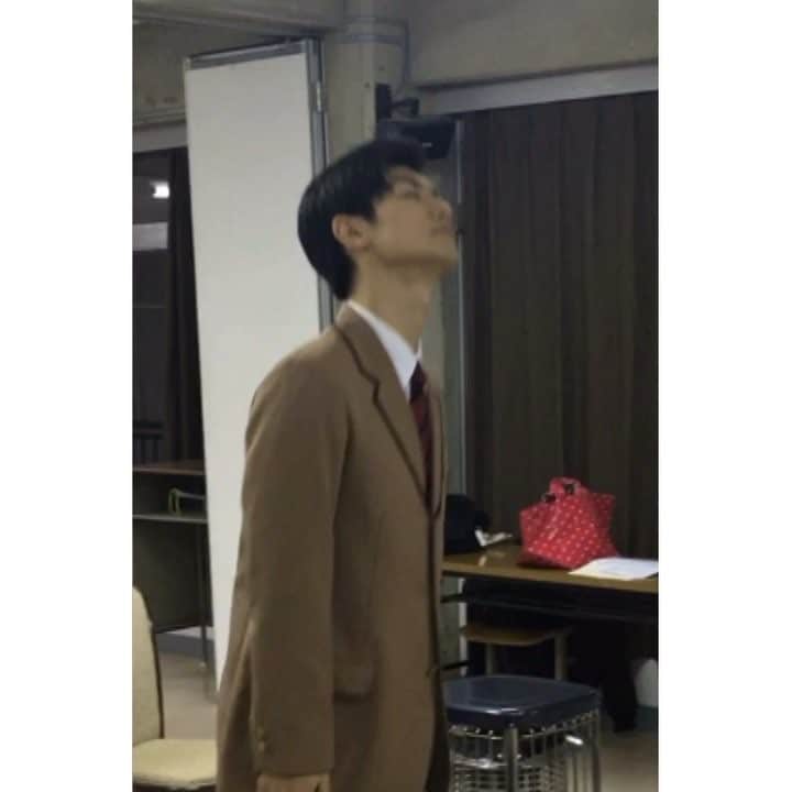 テレビ朝日「オトナ高校」のインスタグラム：「. 『 #英人さんと校歌練習なう 』に使っていいよ💓 . #オトナ高校 #テレビ朝日 #三浦春馬 #チェリート #🍒 #校歌 #練習 #我ら生息子〜♫ #リズムの取り方 #かわいすぎる #💯💯💯💯💯 #本当に #無意識なの？ #信じられない #どうして？ #なんで？ #why? #🙈❤️」