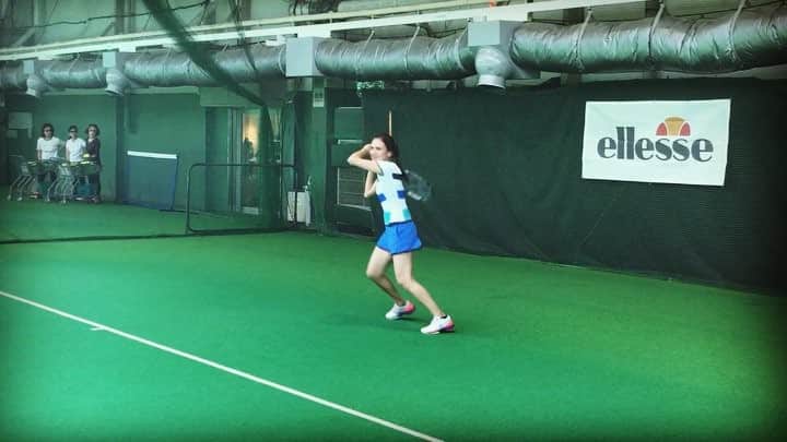 瀬間友里加のインスタグラム：「Good morning:) 現役の時とはまた違うラリーの楽しさに気付くこの頃🎾心も身体もニュートラルに😉#今日も1日頑張りましょう #tennis#ellesse #goodmorning #neutralworks」
