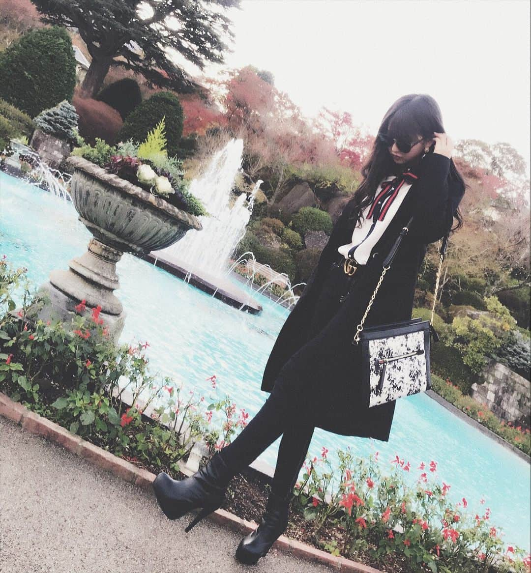 SHIHOさんのインスタグラム写真 - (SHIHOInstagram)「. . この寒い時期の旅行でも @bellemaison_style さんから いただいたホットコットが 大活躍＼＼\\٩( 'ω' )و //／／ . . インナーに着てるんだけど 優しい肌触りでパチパチしないのが嬉しい😶💕💕 . よくお部屋でも着てるよ🌹(2枚目) . . #PR #ホットコット #ベルメゾン #ジェントル綿 #ベルスタ #ファッション #コーデ #秋冬コーデ #fashion #fashionpost #me #ootd #code #codinate #kawaii #trip #awfashion #sexy #cute #blogger」11月15日 20時54分 - cham_pipi