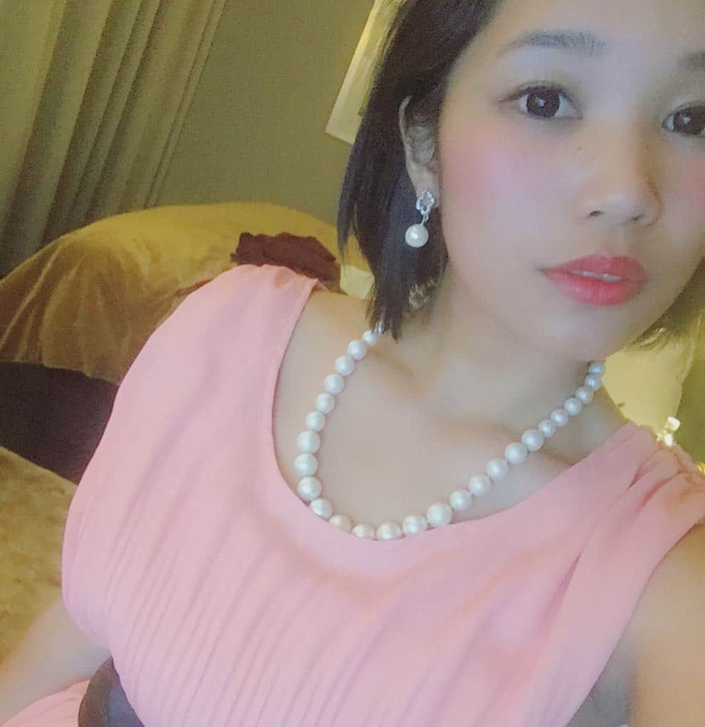 R!Nのインスタグラム：「Dress up. 昨日はウェルカムパーティでした。 歌う順番も決まり、いよいよ今日は本番です！ . フィンランドももう今日で4日目。 あっという間です。 . 大会の様子は中継がありますので、是非是非ご覧ください！日本時間24:00〜で少し遅い時間からのスタートになりますが…！またこちらからも情報などを改めてお知らせします。 . https://livestream.com/kwc/kwc2017 . #dress #dressup #ドレス #👗 #👗👠 #👠 #pink #pearl #casual #formal #Welcome #Party #finland #helsinki #kwc2017 #karaoke #world #championships #japan #representative #singer #singersongwriter #artist #voice #music #musiclife #RisaSakamoto #wish #me #luck」