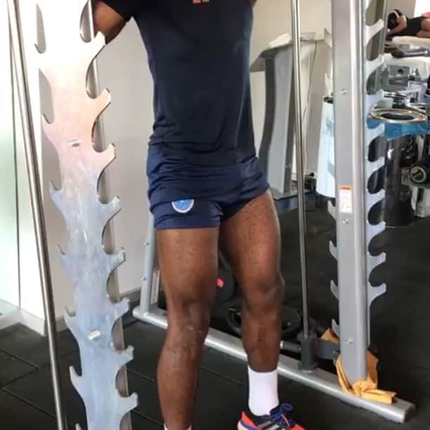 オーレリアン・シェジュのインスタグラム：「No pain,no gain #22 @ibfk2014 🏋🏾‍♂️」