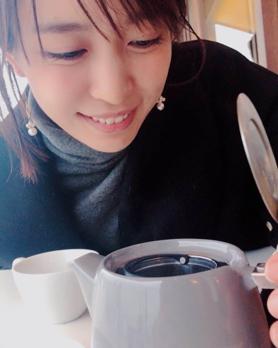 黒川芽以さんのインスタグラム写真 - (黒川芽以Instagram)「お紅茶の湯気で保湿。」11月15日 18時32分 - mei_kurokawa