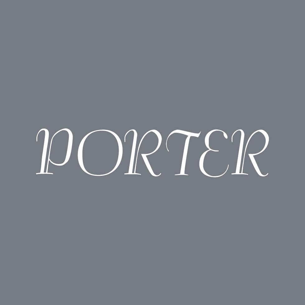 吉田カバン グランフロント大阪 のインスタグラム：「【PORTER SNSアカウント統合のお知らせ】  日頃より吉田カバンをご愛顧いただきありがとうございます。 この度、吉田カバン直営店「KURA CHIKA YOSHIDA」は、店名を「PORTER」へ変更させていただくこととなりました。  それに伴い、SNS（Twitter、Instagram）のアカウントを下記の通り統合させていただきます。  PORTER Twitter アカウントはこちら https://twitter.com/porter_store PORTER Instagram アカウントはこちら https://www.instagram.com/porter_flagship_store/  変更日：2017年11月15日（水）  KURA CHIKA YOSHIDA 表参道のアカウントをフォローいただいておりましたお客様に関しましては、そのままお使いいただくことが可能です。 KURA CHIKA YOSHIDA 丸の内、大阪のアカウントをフォローいただいておりましたお客様におかれましては、大変お手数をお掛けいたしますが、フォローの移行をお願いいたします。  吉田カバンのフラッグシップショップ「PORTER」として、最新の情報を発信してまいります。  今後とも変わらぬお引き立てのほど、よろしくお願い申し上げます。 ※Facebookに関しては、後日改めてご案内いたします。  #yoshidakaban #porter #luggagelabel #吉田カバン #ポーター #porteryoshida #kurachikayoshida #porterstand #kurachikabyporter #madeinjapan #japan #instagood #instalike #instabag #omotesando #marunouchi #osaka」