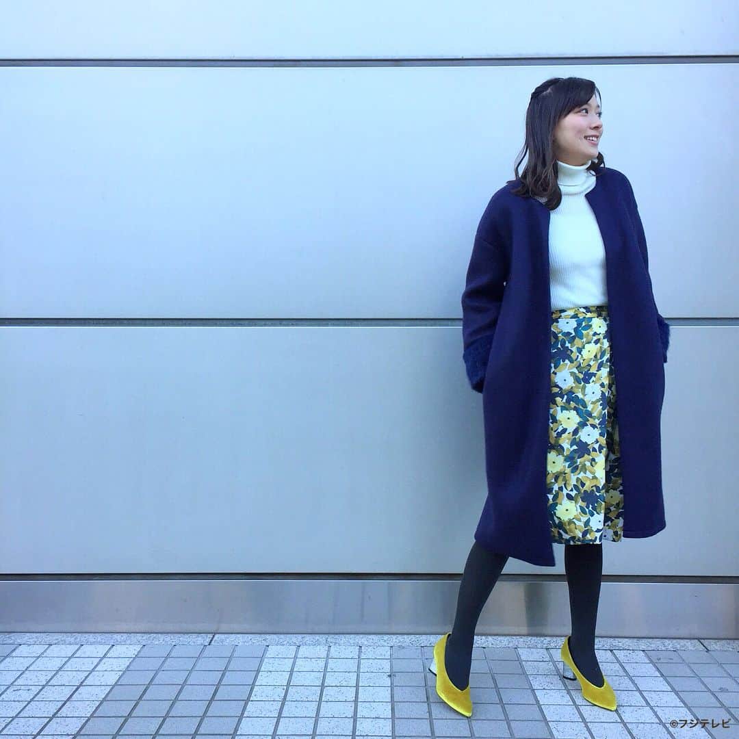フジテレビ「めざましテレビ」さんのインスタグラム写真 - (フジテレビ「めざましテレビ」Instagram)「11月16日（木）きょう何着て行く？ ・ 【東京・最高気温16℃☀️】 ファッション雑誌CanCamとコラボした お天気コーナー「きょう何着て行く？」 阿部華也子ちゃんの毎日のコーデを紹介♪ ・ 【きょうのコーデ】 コーディガン→#&.NOSTALGIA 5900円 ニット→#Supreme.La.La. 8900円 スカート→#Swingle 1万6000円 靴→#Stradivarius 5550円 ピアス→#phoebe 4400円 ・ 【コーデのポイント】 秋も引き続き人気の花柄スカートは片側だけに タックが入ったアシンメトリーデザイン🍀 アウターは花柄のイエローと相性がいいネイビーを選んで レディーな雰囲気に仕上げました✨ 襟がついていないノーカラーのアウターは 寒くなりはじめた今の時期におすすめです❄️ ・ #めざましテレビ #きょう何着て行く？ #阿部華也子 #今日のコーデ#コーデ #CanCam #ツイード#チェック#タイトスカート #ニット#ファー #今日のファッション#ootd #きょう何着て行く？は月〜金朝6時22分ごろ放送中！」11月16日 13時10分 - mezamashi.tv