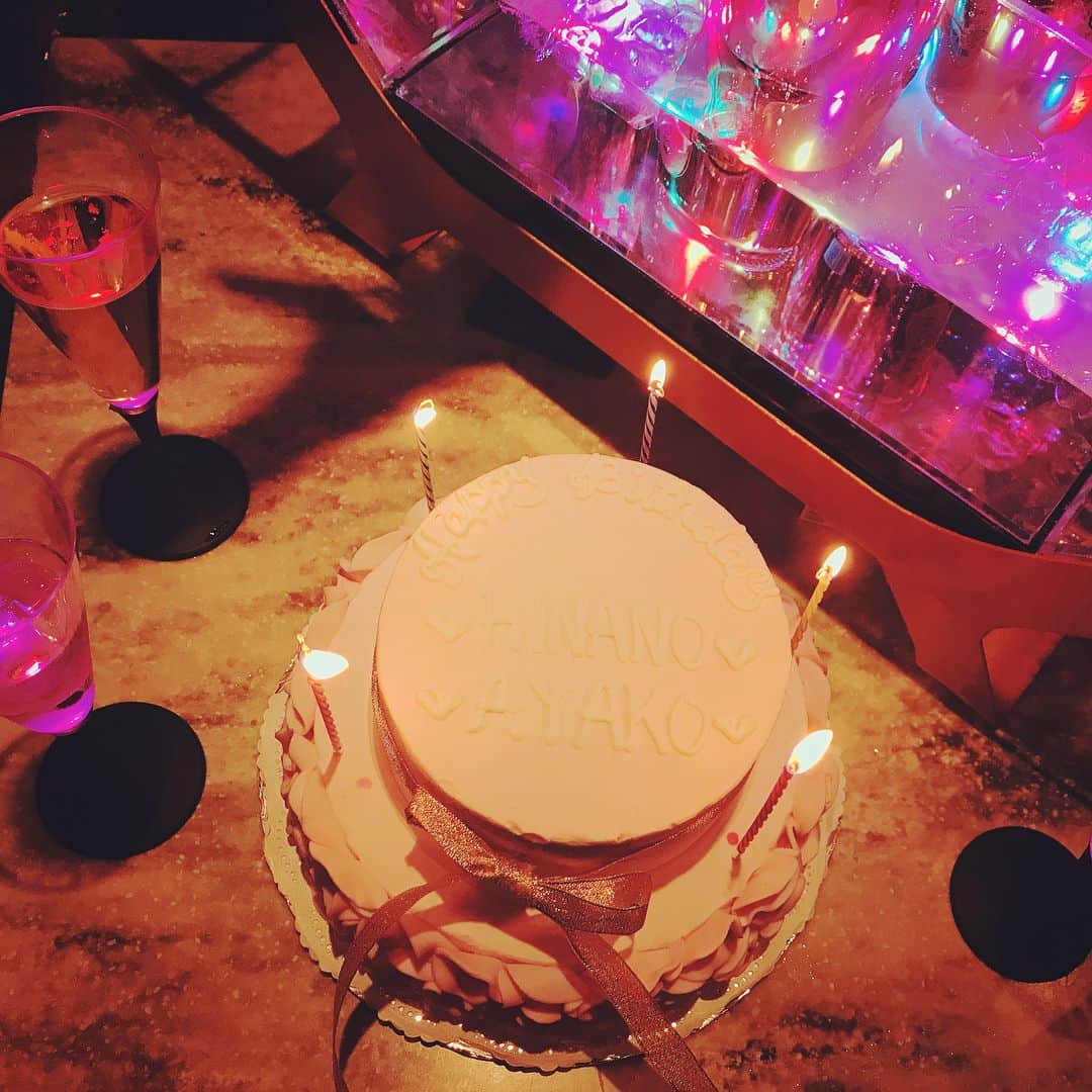 早川沙世さんのインスタグラム写真 - (早川沙世Instagram)「hinano&ayako happybirthday❤️ 麻布十番の行きつけの @shimoi_dazzy のwしも井で激うまうまな二種類のお鍋を堪能しドンペリと巨大なかわい~cakeまで堪能❤️ いつものお決まりの @excellent10ban.jp のコースからのeletokyoでお祝い❤️ ひなののリアルbirthdayも特別な日だから @tamuraazabujuban をチョイスして美味しいワインでお祝いしたにょ❤️らぶらぶぅ❤️ #hbd #麻布十番 #しも井 #激ウマ鍋 #excellent麻布十番 #eletokyo #sexyな２人 #happybirthday  #LOVE❤️ デニムは @creage_official の❤️」11月17日 0時01分 - sayo_hayakawa