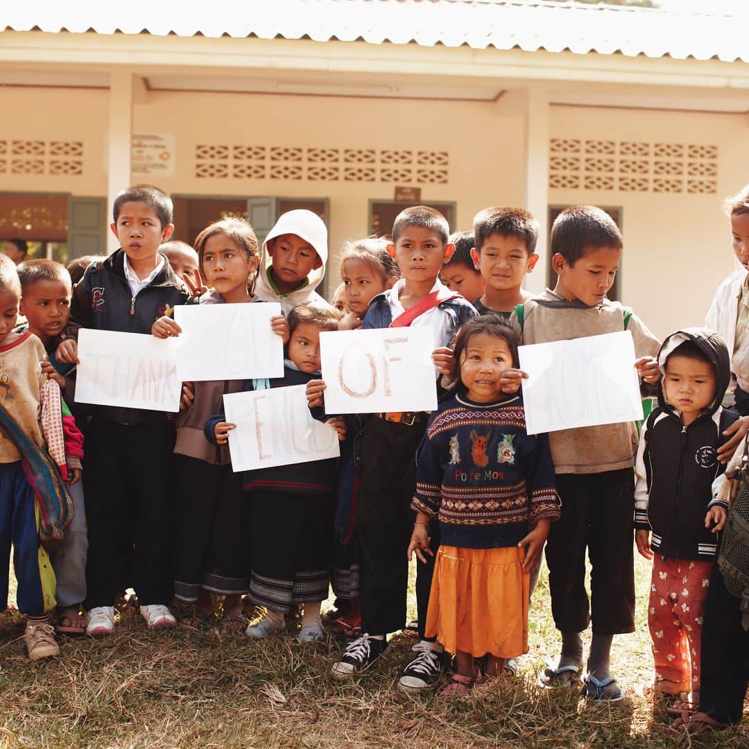 ジジ・ハディッドさんのインスタグラム写真 - (ジジ・ハディッドInstagram)「Laos - Sa Kuan Preschool and Primary School @pencilsofpromise 💛 🇱🇦 -Made Possible by "The Gigi Boot" -Inauguration Date: 4/29/2017 -Students Impacted: 911 -Region: Luang Prabang Photos by Nick Onken My heart is so happy. YOU have given kids the education they deserve with your support of my @stuartweitzman collaboration. Thank you PoP 💛 Let's build more this year with the #EYELOVE !!!!! Learn more about this school and many more at pencilsofpromise.org」11月17日 5時47分 - gigihadid