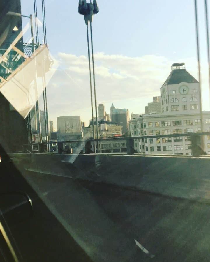 マリーナ・べネディクトのインスタグラム：「Farewell fair city! Los Angeles calls. Never fails- I always book work when I leave town. #NYC #Bye #MissYou #IllBeBack #Booked #LA #NewAdventure #Grateful #Rewind #Home #❤️」