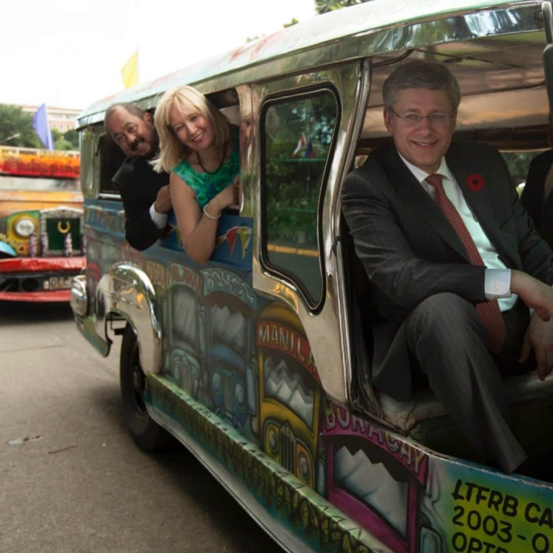 スティーヴン・ハーパーのインスタグラム：「Senator Enverga, Laureen and I in Manila, November 2012」