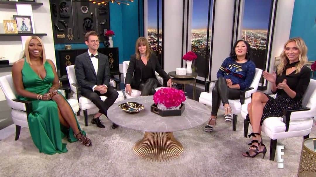 Fashion Policeのインスタグラム：「22 years of style, laughs, and a whole lot of Joan jokes. Celebrate the end of an era with #FashionPolice: The Farewell on Nov. 27th on E!」