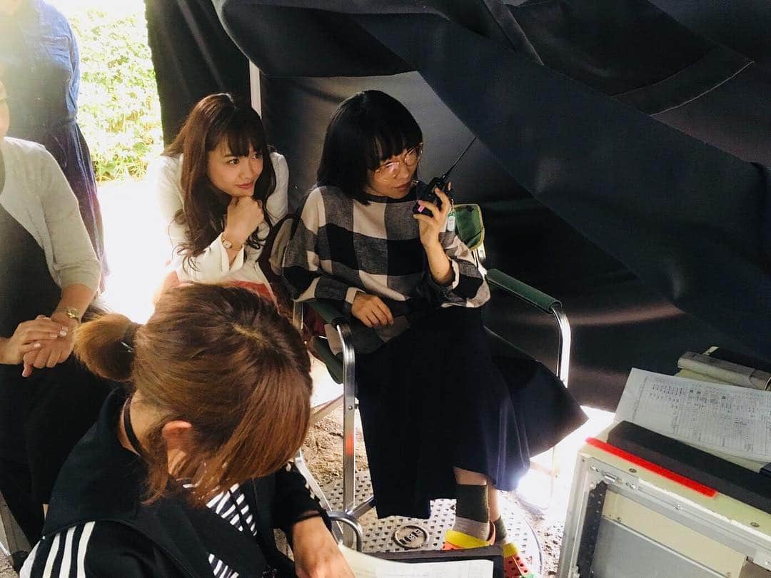テレビ朝日「オトナ高校」のインスタグラム：「. なりきりスタッフ🎥 ヒミコ監督とさくらプロデューサー✨ . #オトナ高校 #テレビ朝日 #松井愛莉 #山田真歩 #さくら #ヒミコ  #🍒 #なりきり #スタッフ #シリーズ展開 #こんなかわいい監督も #こんな小悪魔なプロデューサーも #前代未聞ですわ #モニターじゃなくて #ふたりを見ちゃいますわ」